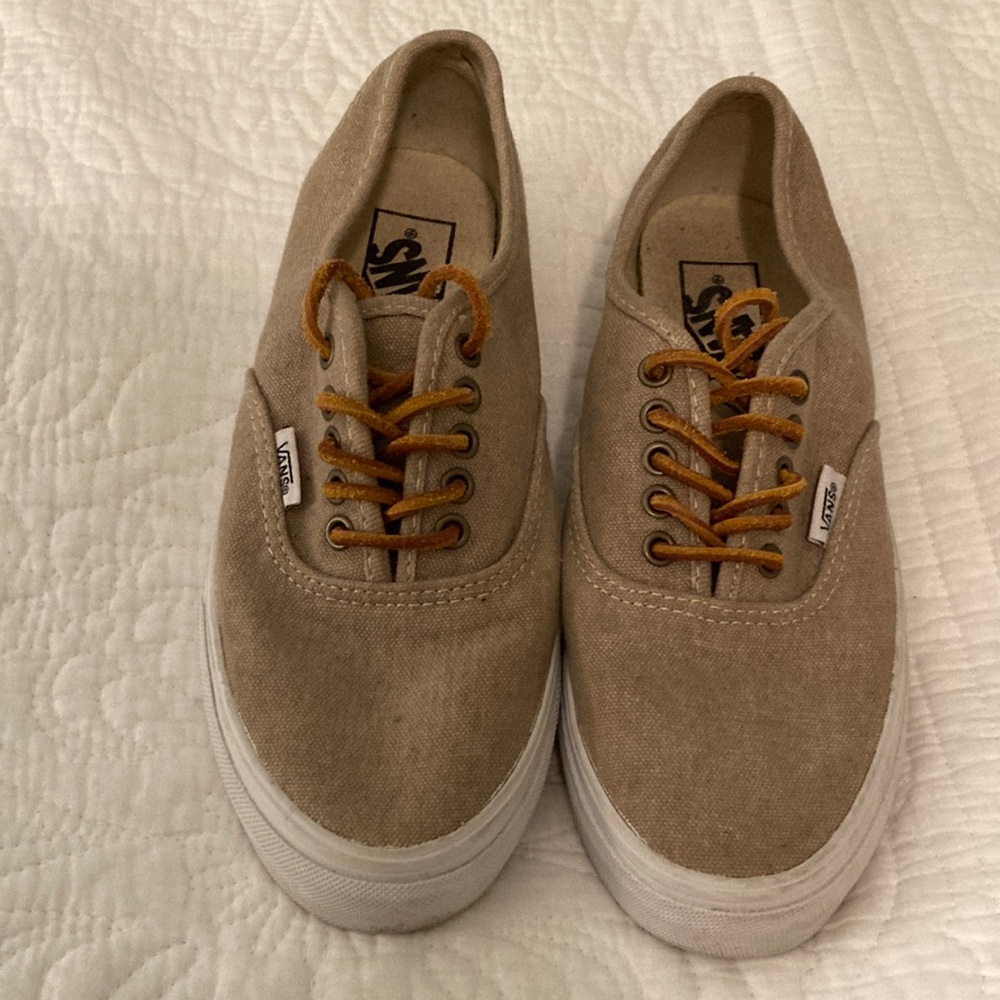 NWOT VANS Tan Canvas Sneakers- size 7.5